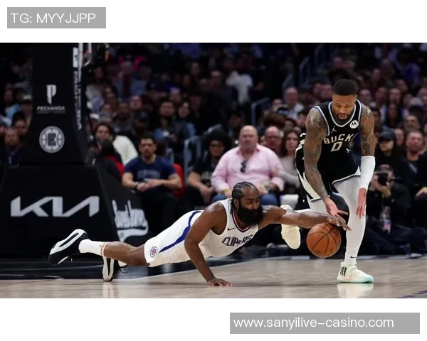 篮网与快船精彩对决全场比赛录像回顾与精彩瞬间分析