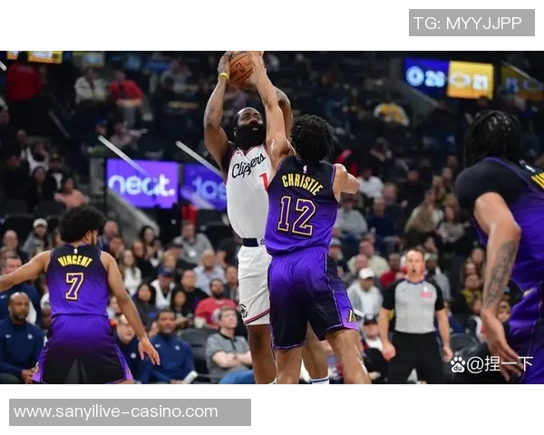 雷霆与爵士激战四月二十四日NBA季后赛精彩对决即将上演